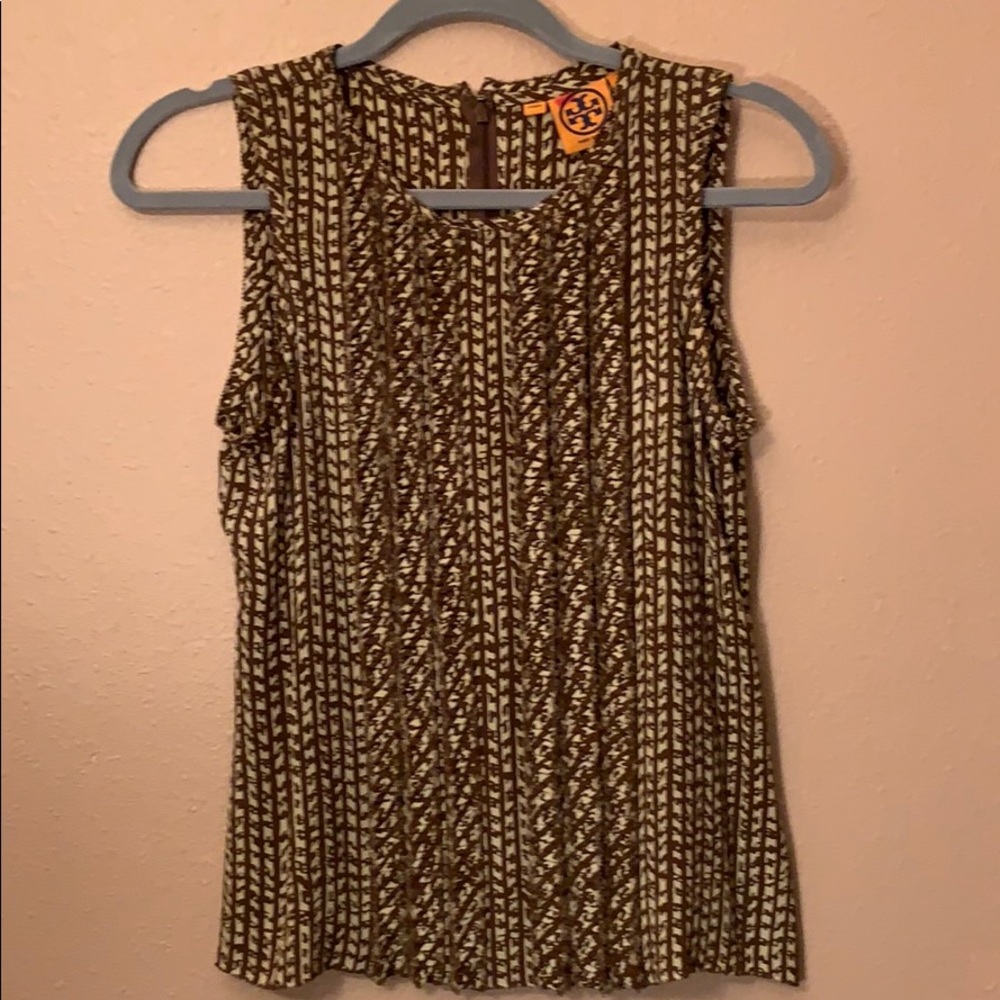 VERY CUTE TORY BURCH TOP😍